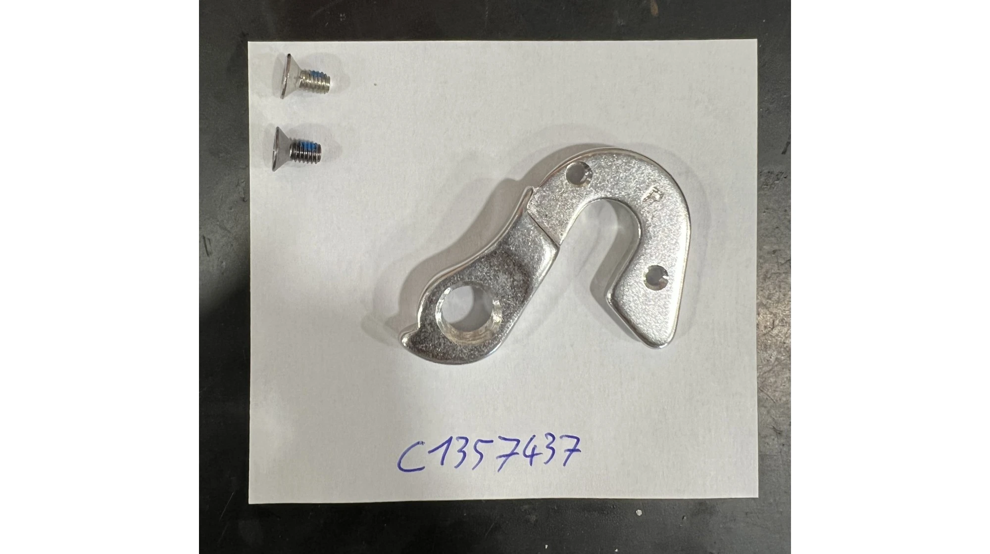 PATTE DE DERAILLEUR 2T 1 PATTE DE DERAILLEUR 2T